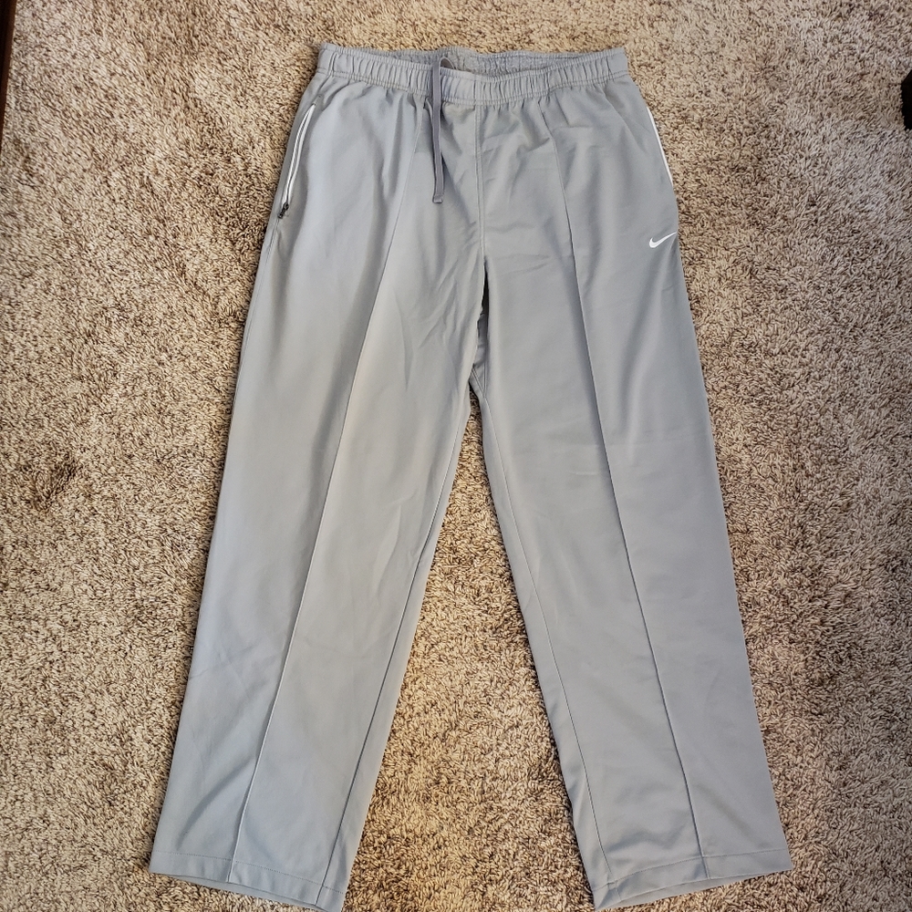 Used men's Nike pleated sweatpants